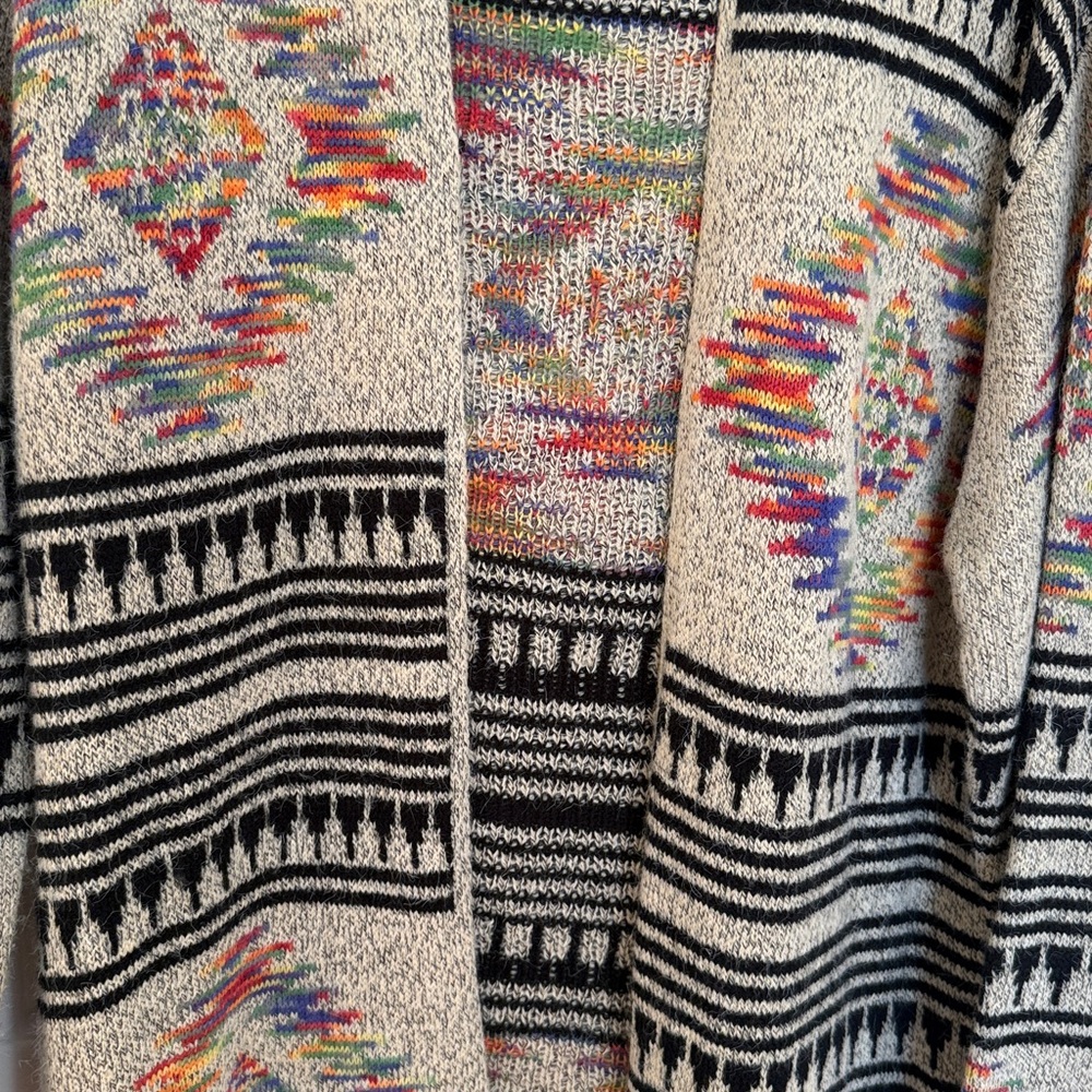 Chic Multicolor Geometric Cardigan - Picture 4 of 5